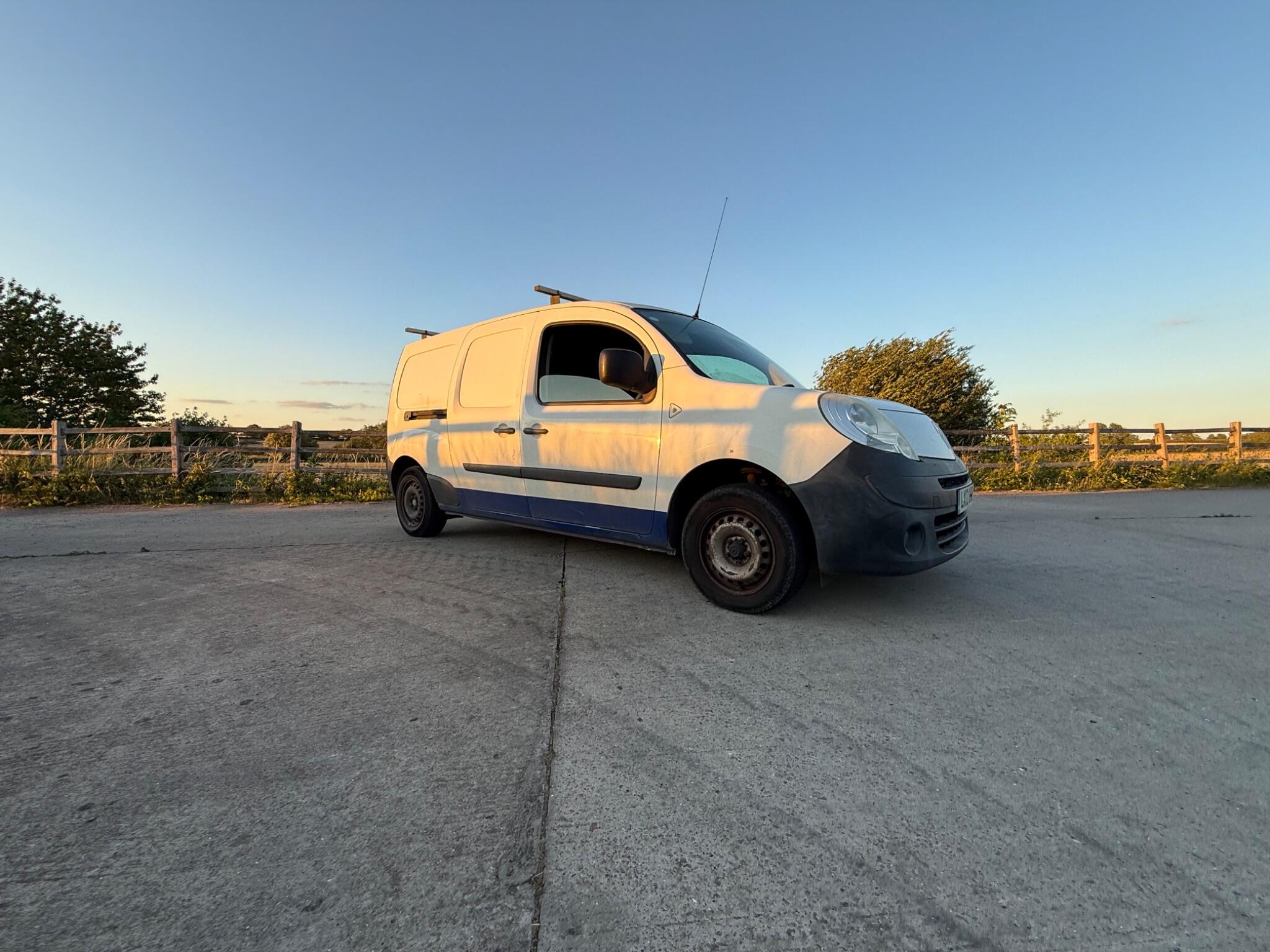 Renault Kangoo Maxi 1.5 LL21 dCi FWD L3 H1 4dr — photo 36 of 68